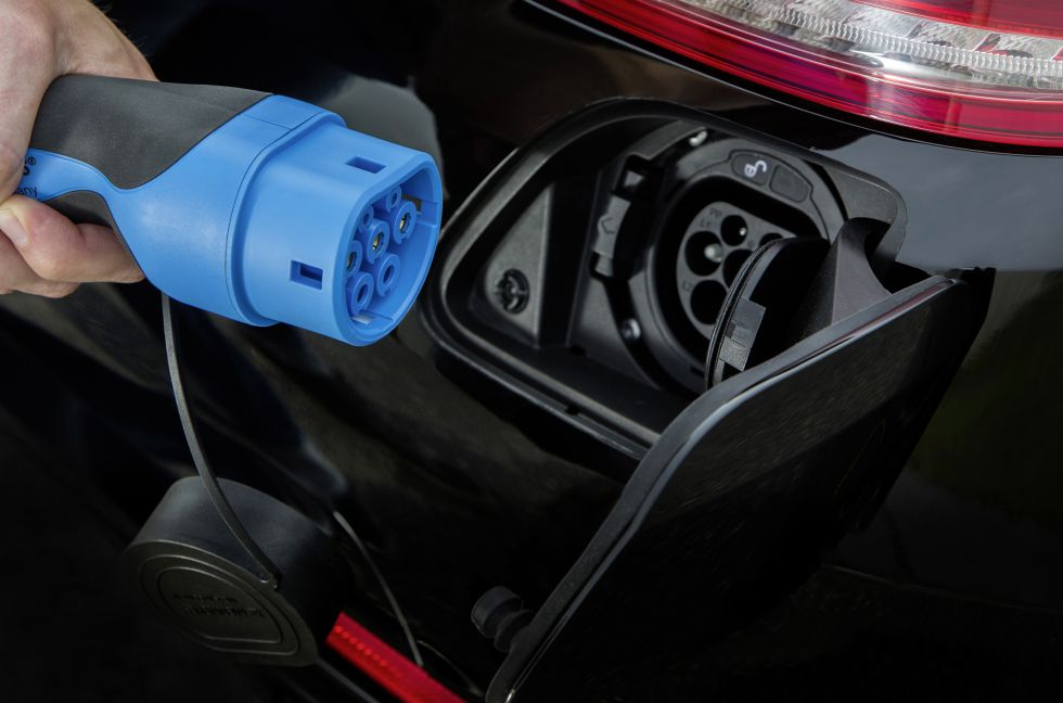 enchufe coche eléctrico