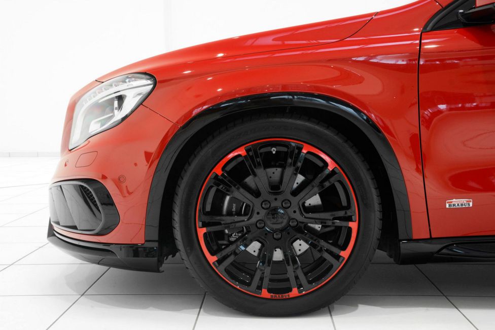 Brabus lleva el Mercedes GLA 45 hasta los 400 CV