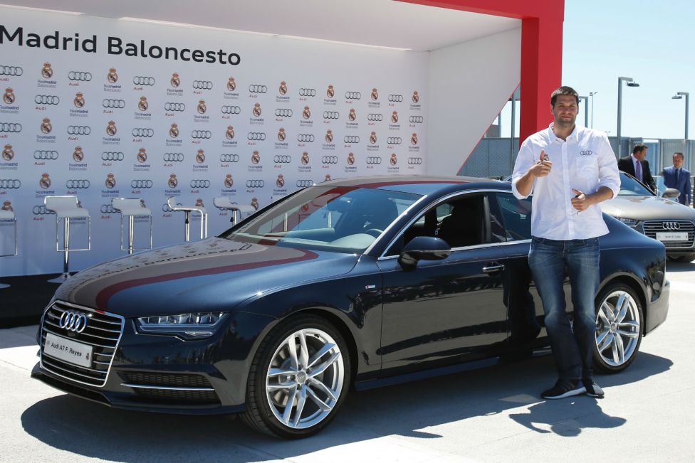 Audi entrega sus coches al Real Madrid Baloncesto