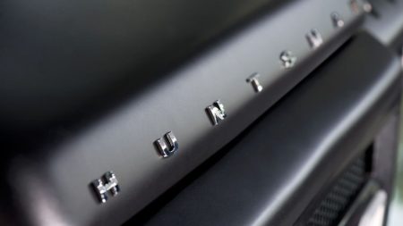 Kahn Flying Huntsman