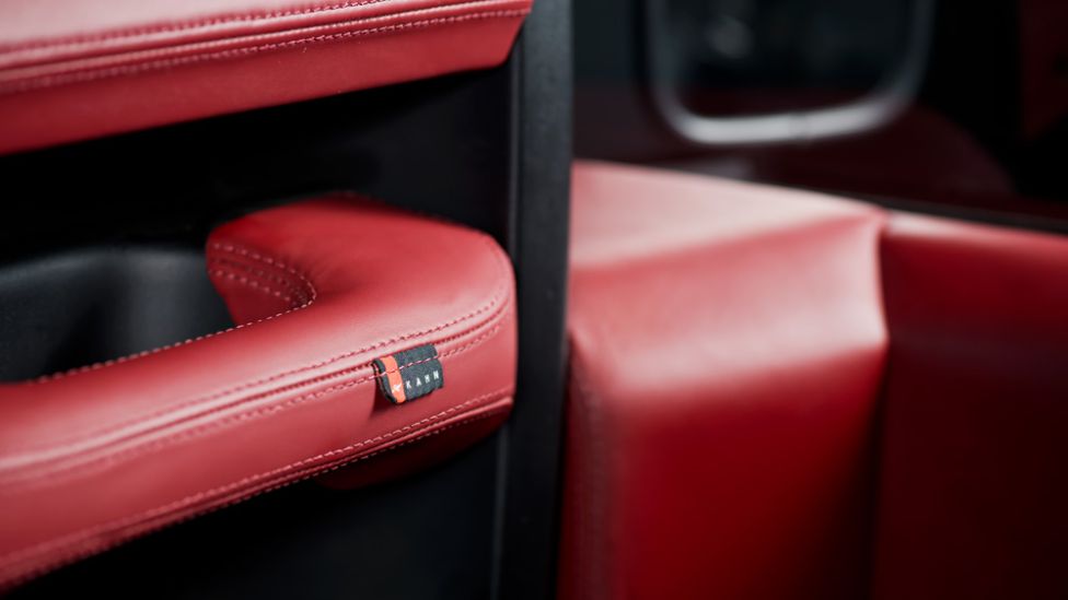 Kahn Flying Huntsman