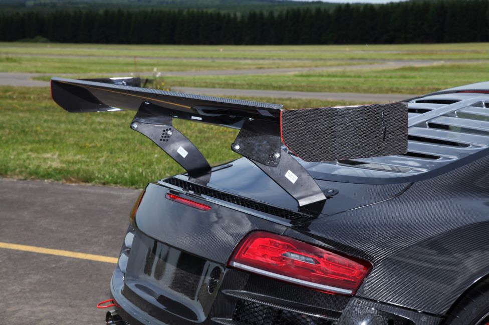 Carbono y caballos para el R8