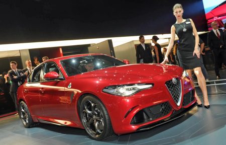 La réplica de los turismos