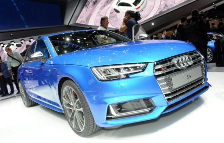 La réplica de los turismos