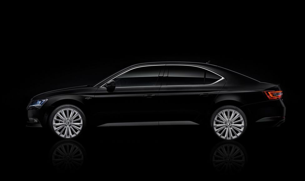 Skoda Superb Black Cristal