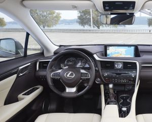 Interior mejor acabado.