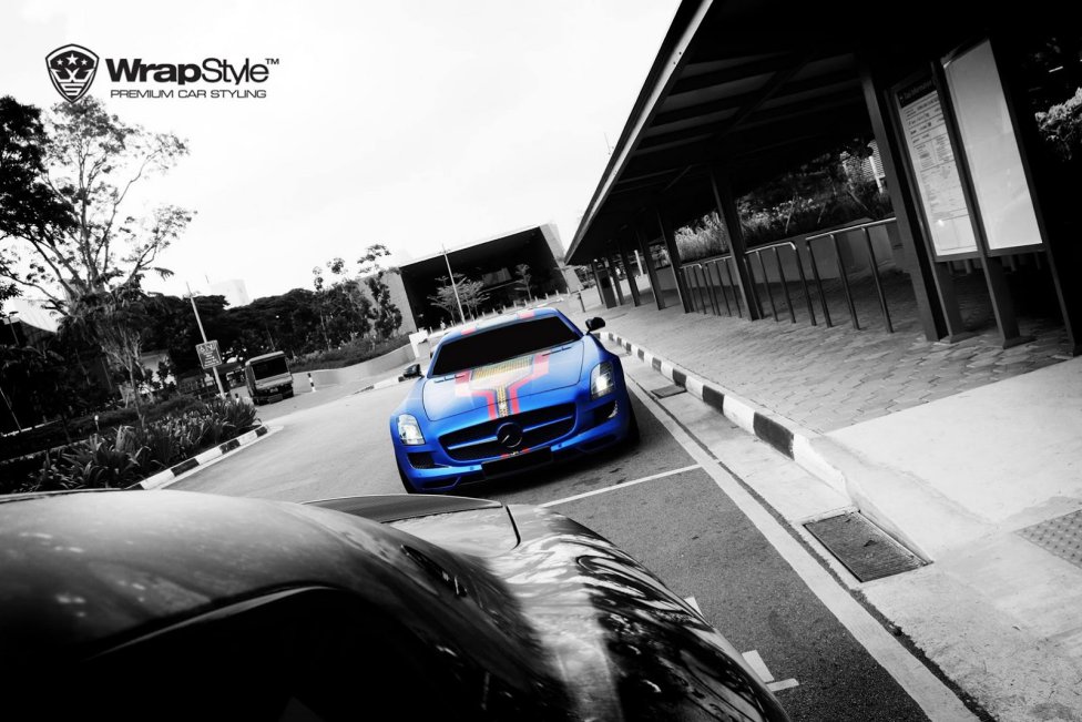 Superdeportivo de día y superhéroe de noche